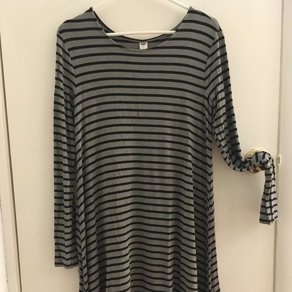 Long-sleeve Black and Gray Swing Dress - Picture 1 of 4